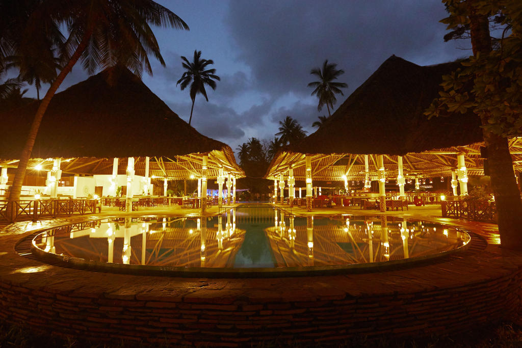 Neptune Village Beach Resort & Spa Galu Exterior foto