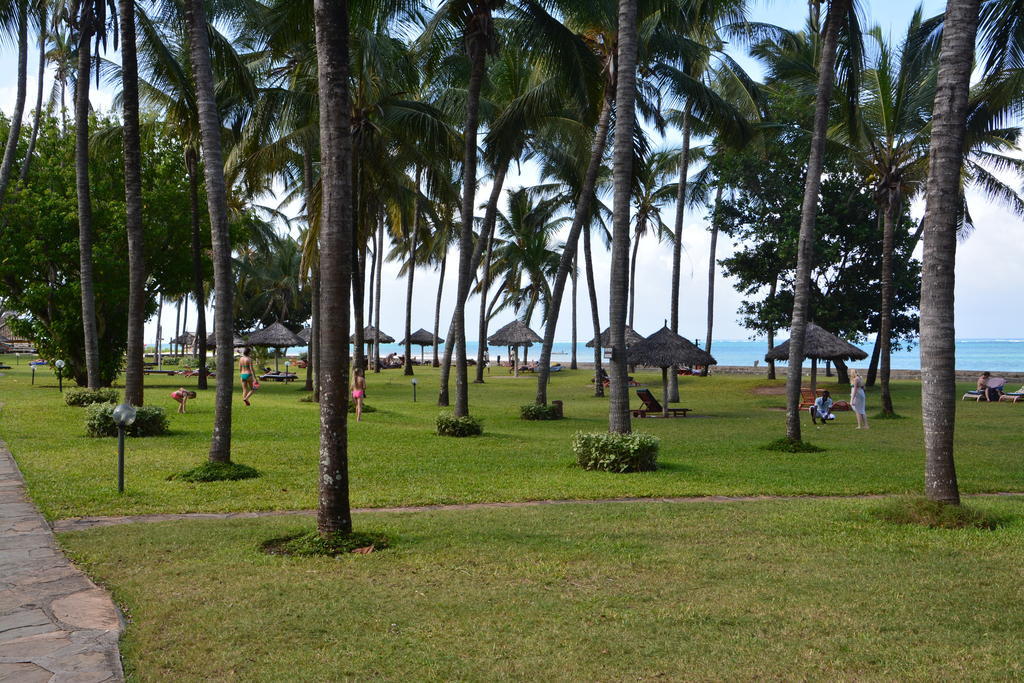 Neptune Village Beach Resort & Spa Galu Exterior foto