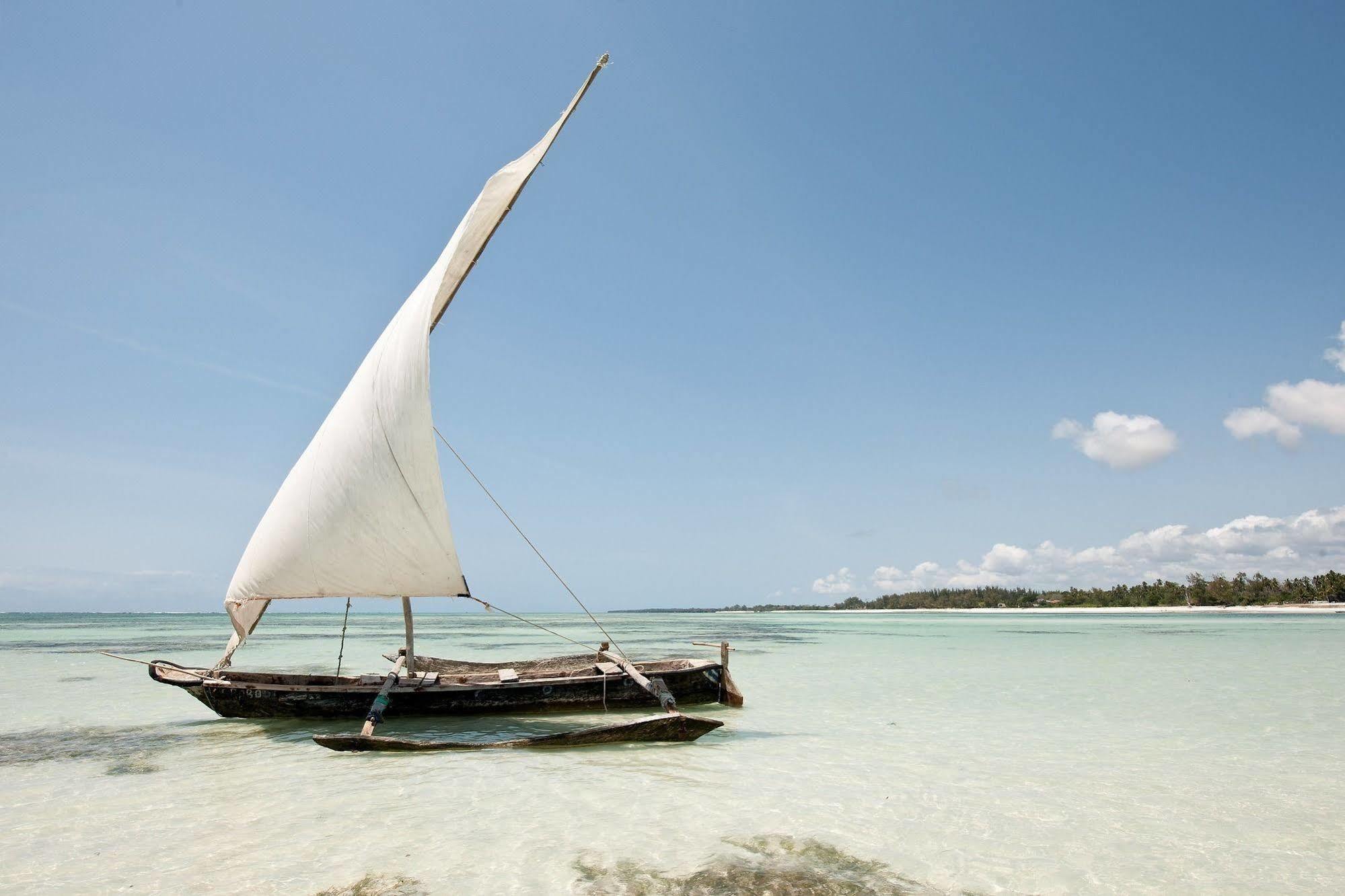 Neptune Village Beach Resort & Spa Galu Exterior foto
