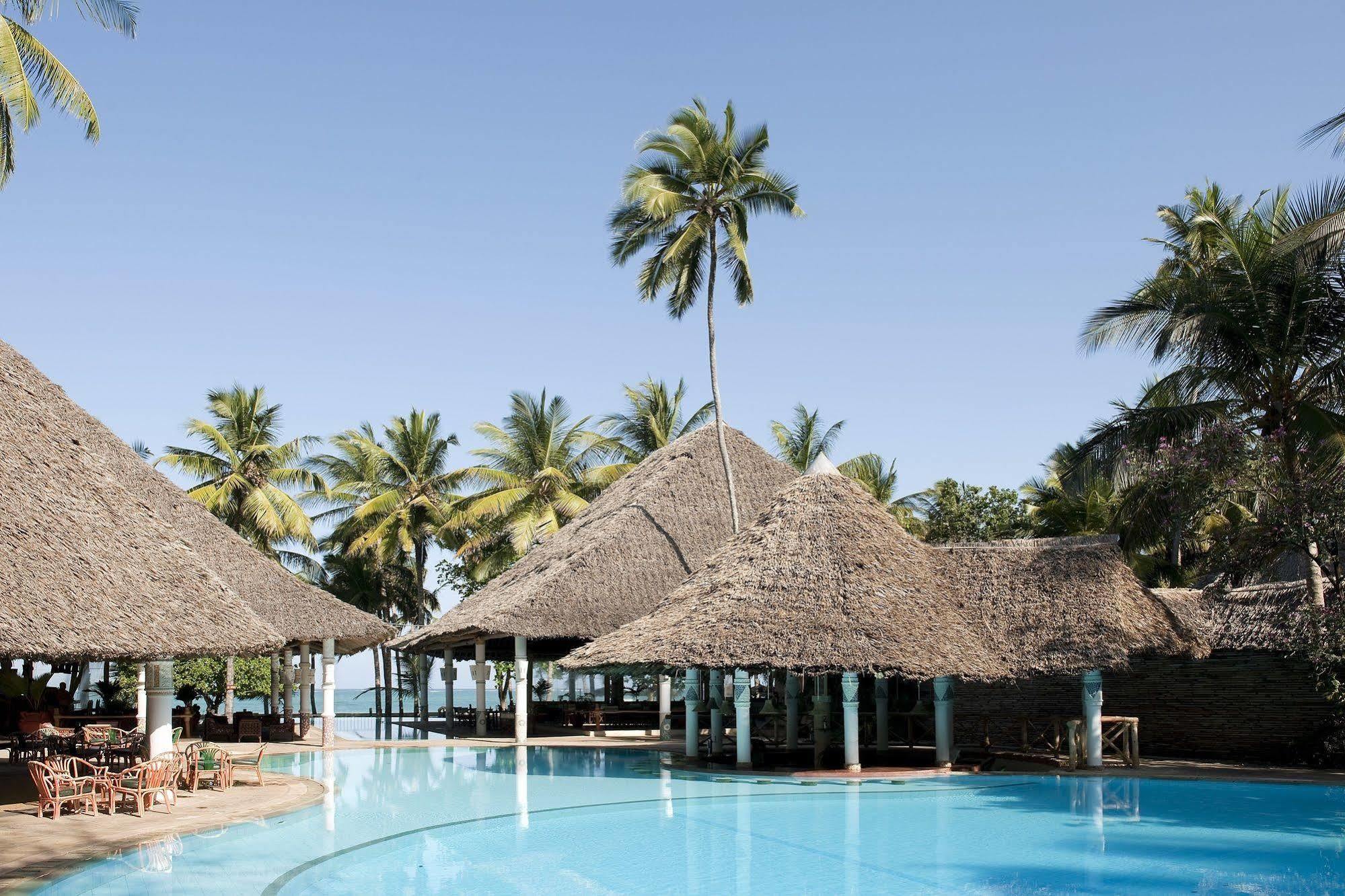 Neptune Village Beach Resort & Spa Galu Exterior foto